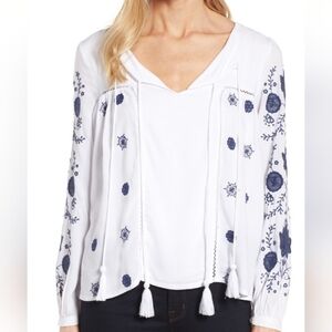 Kut from the Kloth Embroidered sleeve Blouse with split neck with tassels - S